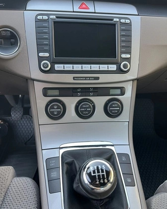 Volkswagen Passat cena 17499 przebieg: 206469, rok produkcji 2007 z Rumia małe 106